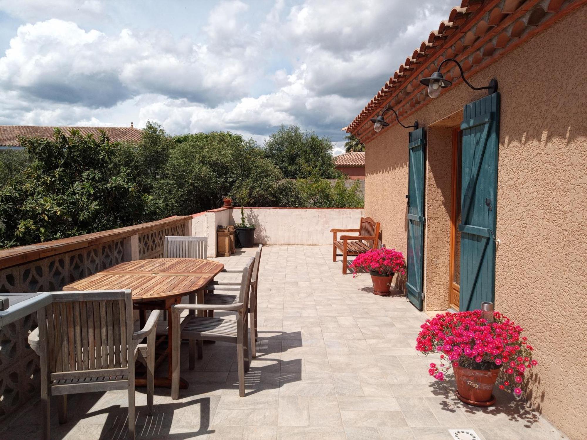 Olive View Villa Puissalicon Екстериор снимка
